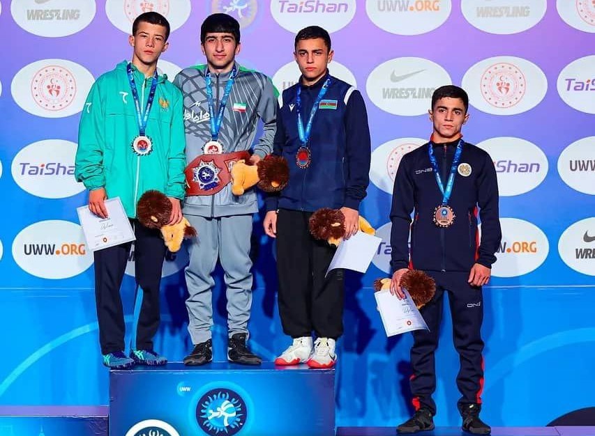 عکس پیام احمدی کشتی گیر